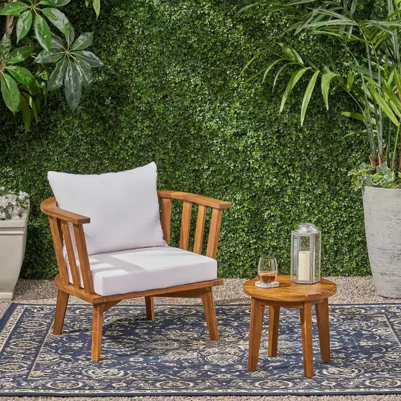 Chilian Ensemble table et 2 chaises en bois d'acacia – teck/blanc – Christopher Knight Home : Résistant aux intempéries, avec coussins