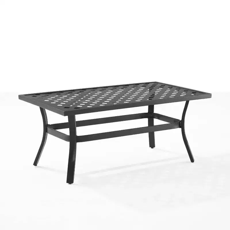 Ensemble de conversation d'extérieur Alistair 4 pièces en acier crème/noir mat - Crosley : Salon de patio résistant aux intempéries avec table basse