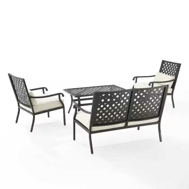 Ensemble de conversation d'extérieur Alistair 4 pièces en acier crème/noir mat - Crosley : Salon de patio résistant aux intempéries avec table basse