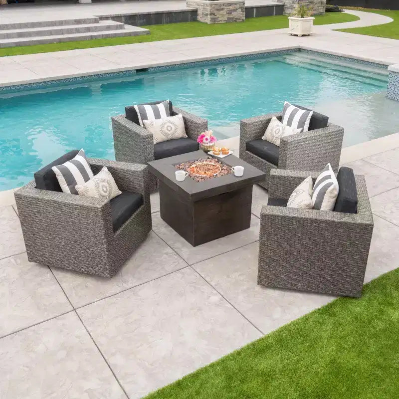 GDFStudio Venise Ensemble d'extérieur 5 pièces avec fauteuil pivotant en osier et foyer avec coussins