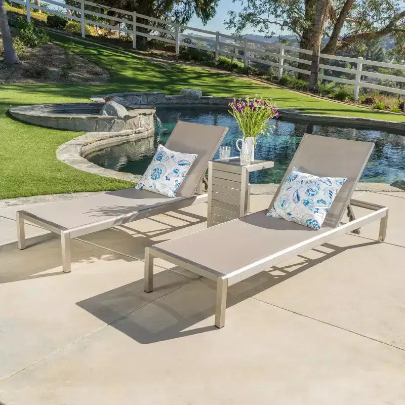 Christopher Knight Home Cape Coral Salon extérieur 3 pièces avec chaise longue, en maille et aluminium