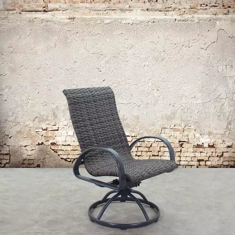Ensemble de foyer carré 5 pièces Courtyard Casual Santa Fe avec fauteuils à bascule en osier pivotants Comprend un foyer carré et quatre fauteuils à bascule pivotants avec sièges en osier