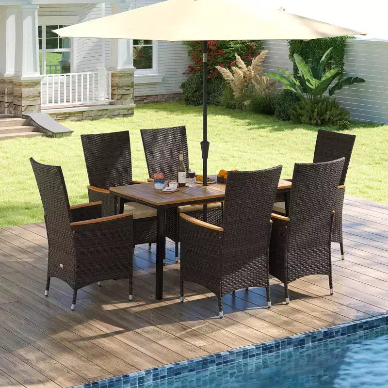 Costway Ensemble de 7 chaises de salle à manger d'extérieur en rotin avec table en bois d'acacia et trou pour parasol, coussins inclus
