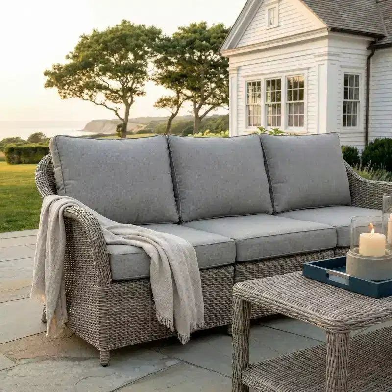 Canapé d'extérieur modulaire Martha Stewart Lily Pond à 3 places, en rotin tressé gris vieilli, avec coussins gris toutes saisons