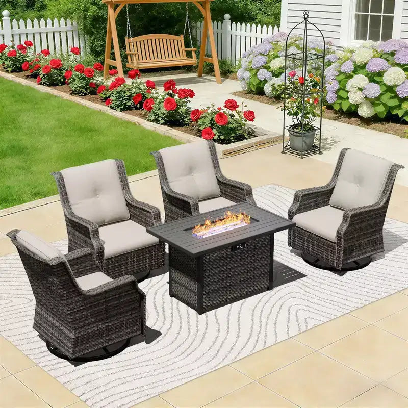 Ensemble de chaises pivotantes et basculantes d'extérieur UPTIOT avec brasero pour des réunions de terrasse confortables