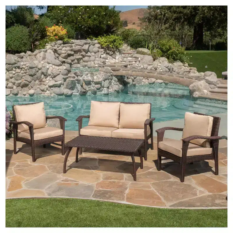 Ensemble de 4 pièces d'extérieur en osier et coussins Honolulu - Christopher Knight Home