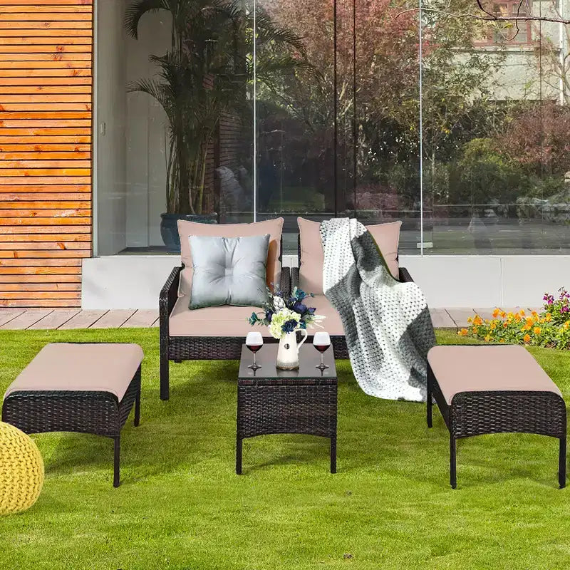 Ensemble de meubles 5 pièces Costway en rotin et osier avec canapé, ottoman et coussins marron pour terrasse et jardin