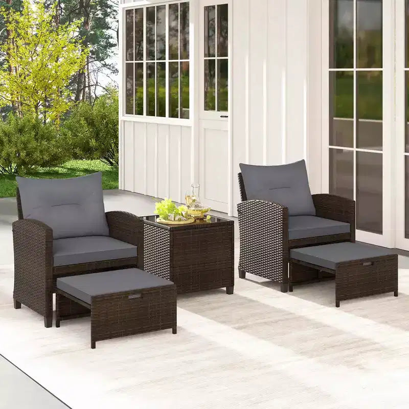 Costway Ensemble de Meubles de Patio en Rotin 5 Pièces avec 2 Ottomans et Table Basse en Verre Trempé Noir/Blanc Cassé/Bleu Marine/Rouge/Gris